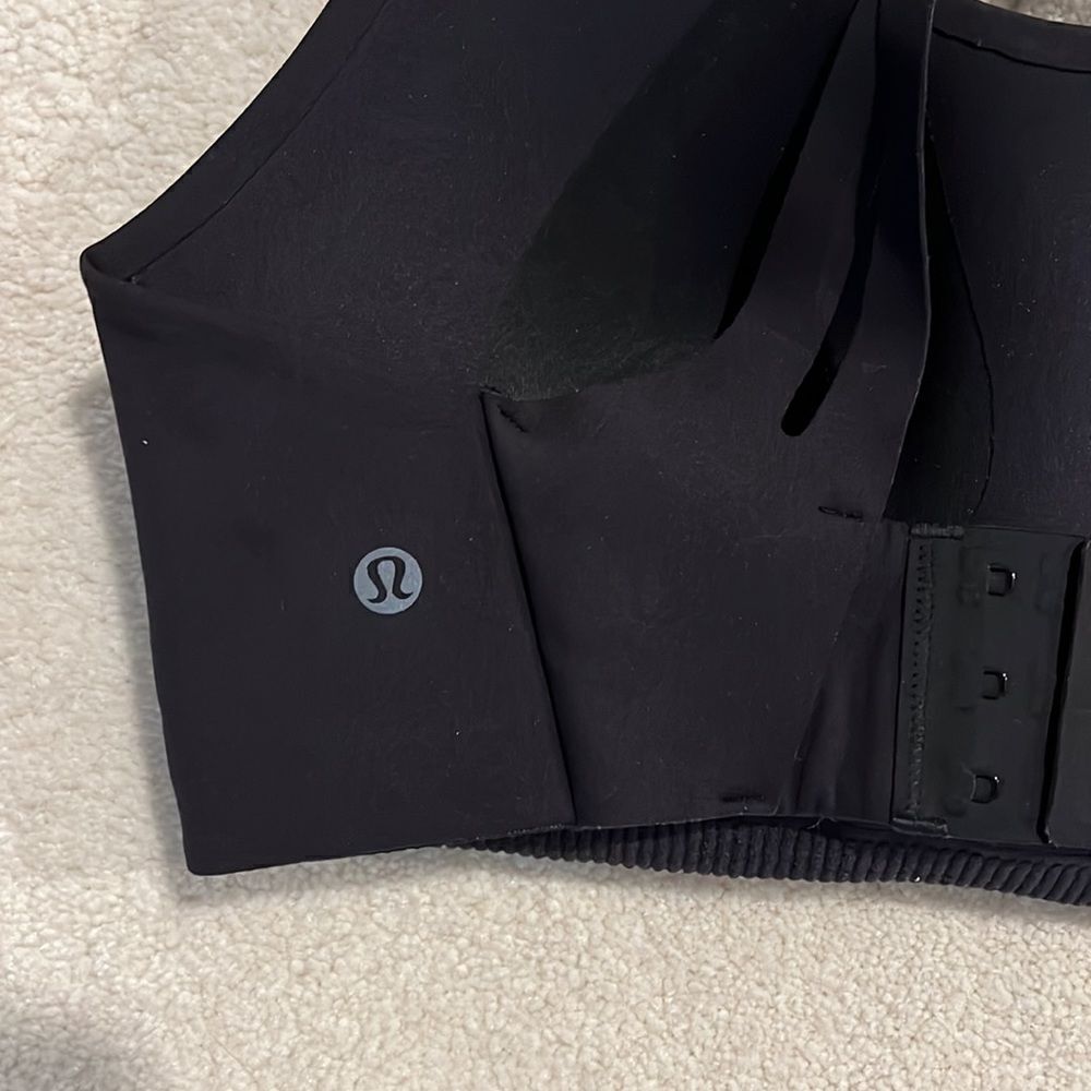 New Women's Lululemon Air Support Bra -Black -$98 MSRP - Size 32DD - Picture 3 of 7